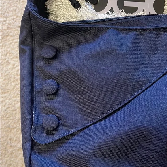 Ogio Navy Brooklyn Tablet crossbody bag - Picture 2 of 9